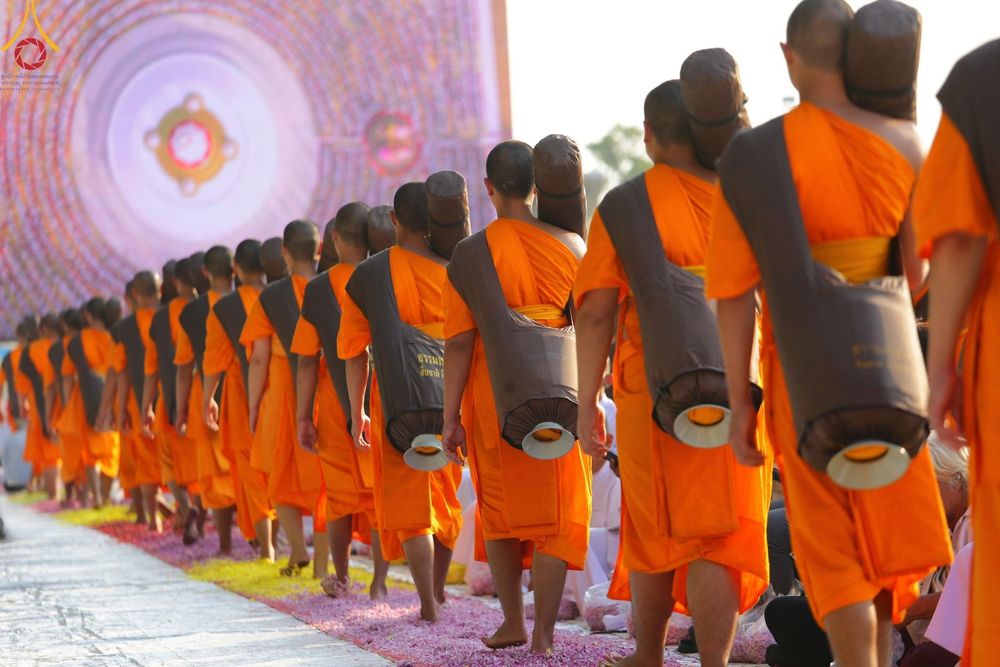 ภาพ No.190832:พิธีต้อนรับพระธรรมยาตรา ณ อนุสรณ์สถาน สถานที่ตั้งมโนปณิธานบวชตลอดชีวิต อนุสรณ์สถานคลองบางนางแท่น อ.สามพราน จ.นครปฐม ในโครงการธรรมยาตรา กตัญญูบูชา มหาปูชนียาจารย์ พระมงคลเทพมุนี(สด จนฺทสโร) พระผู้ปราบมาร อนุสรณ์สถาน 7 แห่ง ปีที่ 13 วันที่ 7 ม.ค.2568
