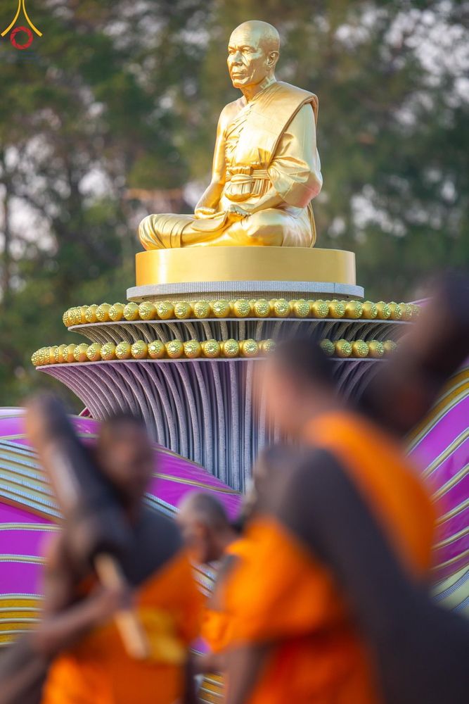 ภาพ No.190850:พิธีต้อนรับพระธรรมยาตรา ณ อนุสรณ์สถาน สถานที่ตั้งมโนปณิธานบวชตลอดชีวิต อนุสรณ์สถานคลองบางนางแท่น อ.สามพราน จ.นครปฐม ในโครงการธรรมยาตรา กตัญญูบูชา มหาปูชนียาจารย์ พระมงคลเทพมุนี(สด จนฺทสโร) พระผู้ปราบมาร อนุสรณ์สถาน 7 แห่ง ปีที่ 13 วันที่ 7 ม.ค.2568