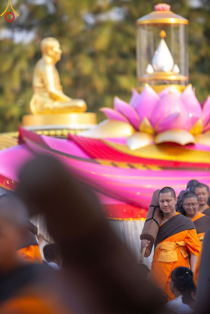 ภาพ No.190851:พิธีต้อนรับพระธรรมยาตรา ณ อนุสรณ์สถาน สถานที่ตั้งมโนปณิธานบวชตลอดชีวิต อนุสรณ์สถานคลองบางนางแท่น อ.สามพราน จ.นครปฐม ในโครงการธรรมยาตรา กตัญญูบูชา มหาปูชนียาจารย์ พระมงคลเทพมุนี(สด จนฺทสโร) พระผู้ปราบมาร อนุสรณ์สถาน 7 แห่ง ปีที่ 13 วันที่ 7 ม.ค.2568