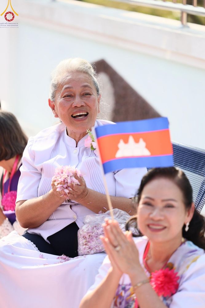 ภาพ No.190862:พิธีต้อนรับพระธรรมยาตรา ณ อนุสรณ์สถาน สถานที่ตั้งมโนปณิธานบวชตลอดชีวิต อนุสรณ์สถานคลองบางนางแท่น อ.สามพราน จ.นครปฐม ในโครงการธรรมยาตรา กตัญญูบูชา มหาปูชนียาจารย์ พระมงคลเทพมุนี(สด จนฺทสโร) พระผู้ปราบมาร อนุสรณ์สถาน 7 แห่ง ปีที่ 13 วันที่ 7 ม.ค.2568