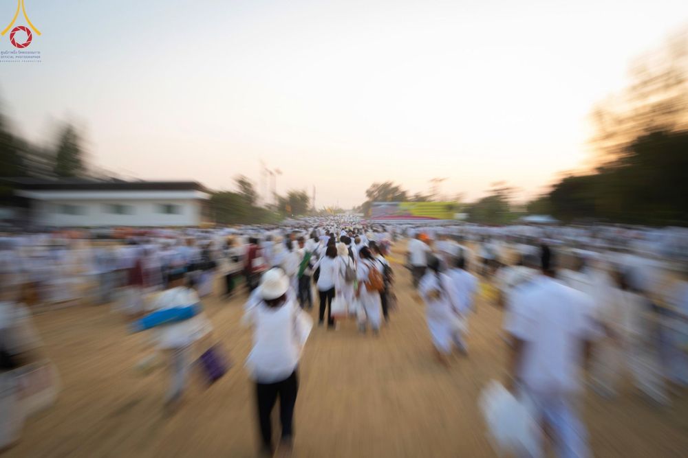 ภาพ No.190902:พิธีต้อนรับพระธรรมยาตรา ณ อนุสรณ์สถาน สถานที่ตั้งมโนปณิธานบวชตลอดชีวิต อนุสรณ์สถานคลองบางนางแท่น อ.สามพราน จ.นครปฐม ในโครงการธรรมยาตรา กตัญญูบูชา มหาปูชนียาจารย์ พระมงคลเทพมุนี(สด จนฺทสโร) พระผู้ปราบมาร อนุสรณ์สถาน 7 แห่ง ปีที่ 13 วันที่ 7 ม.ค.2568