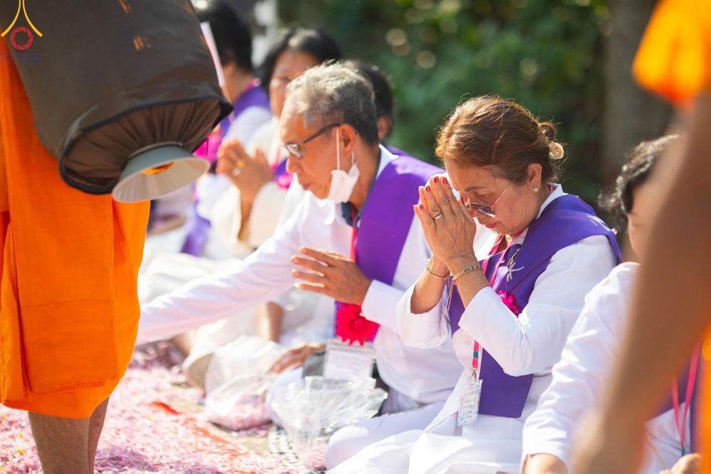 ภาพ No.190934:พิธีต้อนรับพระธรรมยาตรา ณ อนุสรณ์สถาน สถานที่ตั้งมโนปณิธานบวชตลอดชีวิต อนุสรณ์สถานคลองบางนางแท่น อ.สามพราน จ.นครปฐม ในโครงการธรรมยาตรา กตัญญูบูชา มหาปูชนียาจารย์ พระมงคลเทพมุนี(สด จนฺทสโร) พระผู้ปราบมาร อนุสรณ์สถาน 7 แห่ง ปีที่ 13 วันที่ 7 ม.ค.2568