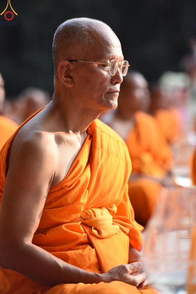ภาพ No.191241:พิธีจุดประทีปถวายเป็นพุทธบูชา และบูชาธรรมมหาปูชนียาจารย์ ณ อนุสรณ์สถานมหาวิหารพระมงคลเทพมุนี (โลตัสแลนด์) อ.สองพี่น้อง จ.สุพรรณบุรี ในโครงการธรรมยาตรา กตัญญูบูชา มหาปูชนียาจารย์ พระมงคลเทพมุนี(สด จนฺทสโร) พระผู้ปราบมาร อนุสรณ์สถาน 7 แห่ง ปีที่ 13