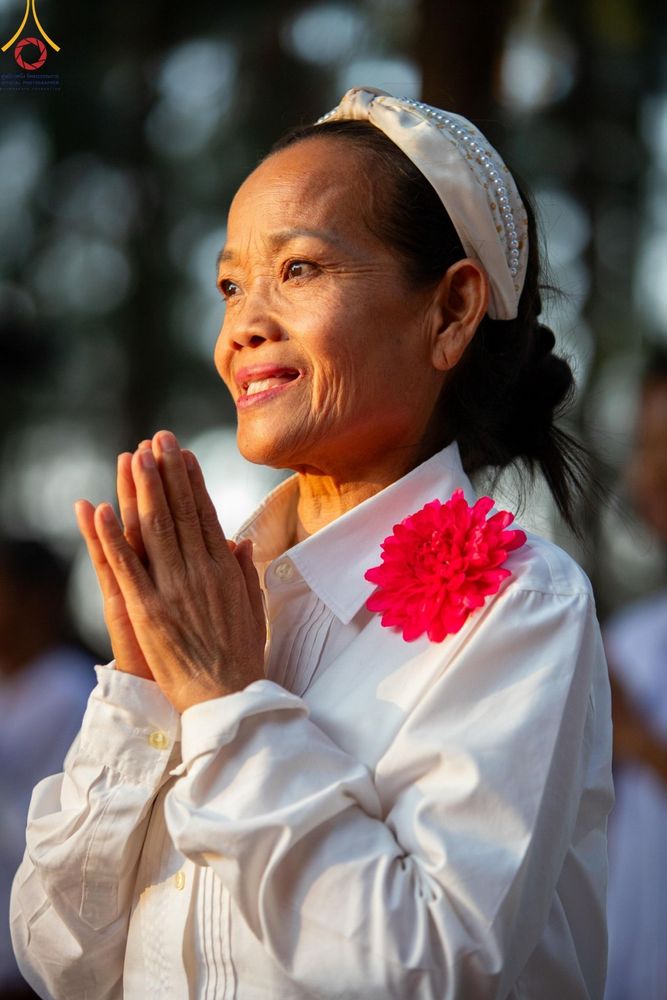 ภาพ No.191292:พิธีจุดประทีปถวายเป็นพุทธบูชา และบูชาธรรมมหาปูชนียาจารย์ ณ อนุสรณ์สถานมหาวิหารพระมงคลเทพมุนี (โลตัสแลนด์) อ.สองพี่น้อง จ.สุพรรณบุรี ในโครงการธรรมยาตรา กตัญญูบูชา มหาปูชนียาจารย์ พระมงคลเทพมุนี(สด จนฺทสโร) พระผู้ปราบมาร อนุสรณ์สถาน 7 แห่ง ปีที่ 13