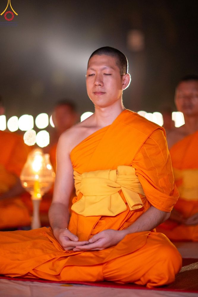 ภาพ No.191313:พิธีจุดประทีปถวายเป็นพุทธบูชา และบูชาธรรมมหาปูชนียาจารย์ ณ อนุสรณ์สถานมหาวิหารพระมงคลเทพมุนี (โลตัสแลนด์) อ.สองพี่น้อง จ.สุพรรณบุรี ในโครงการธรรมยาตรา กตัญญูบูชา มหาปูชนียาจารย์ พระมงคลเทพมุนี(สด จนฺทสโร) พระผู้ปราบมาร อนุสรณ์สถาน 7 แห่ง ปีที่ 13