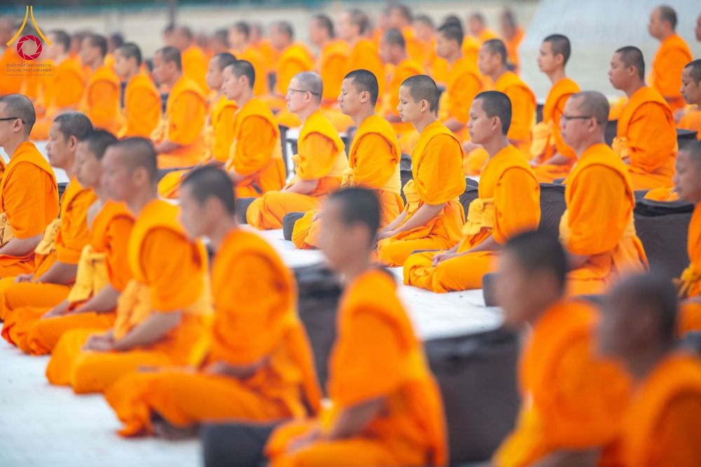 ภาพ No.191887:พระธรรมยาตราปฏิบัติธรรม และถ่ายภาพหมู่ประวัติศาสตร์ ณ อนุสรณ์สถานคลองบางนางแท่น อ.สามพราน จ.นครปฐม ในโครงการธรรมยาตรา กตัญญูบูชา มหาปูชนียาจารย์ พระมงคลเทพมุนี(สด จนฺทสโร) พระผู้ปราบมาร อนุสรณ์สถาน 7 แห่ง ปีที่ 13 วันที่ 8 มกราคม พ.ศ. 2568