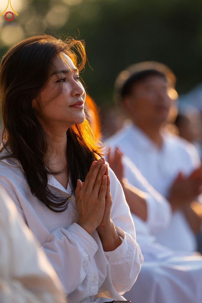 ภาพ No.194265:พิธีจุดประทีปถวายเป็นพุทธบูชา และบูชาธรรมมหาปูชนียาจารย์ ณ อนุสรณ์สถานคลองบางนางแท่น อ.สามพราน จ.นครปฐม ในโครงการธรรมยาตรา กตัญญูบูชา มหาปูชนียาจารย์ พระมงคลเทพมุนี(สด จนฺทสโร) พระผู้ปราบมาร อนุสรณ์สถาน 7 แห่ง ปีที่ 13 วันที่ 10 มกราคม พ.ศ. 2568