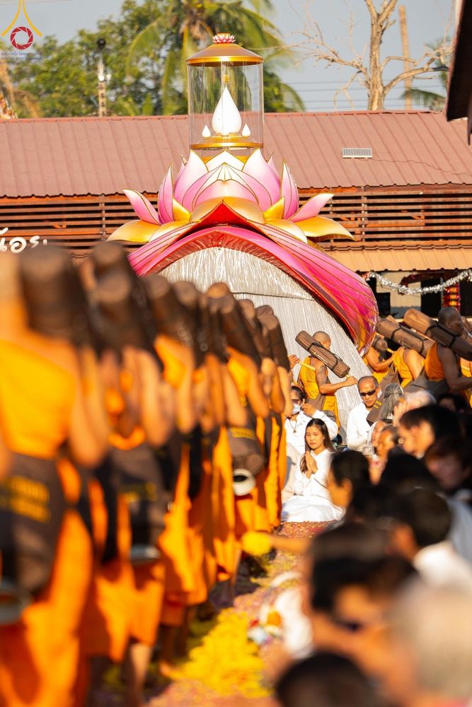 ภาพ No.196244:พิธีต้อนรับพระธรรมยาตรา ณ อนุสรณ์สถานลำดับที่ 4 สถานที่เกิดด้วยกายธรรม วัดโบสถ์(บน) ต.บางคูเวียง จ.นนทบุรี ในโครงการธรรมยาตรา กตัญญูบูชา มหาปูชนียาจารย์ พระมงคลเทพมุนี(สด จนฺทสโร) พระผู้ปราบมาร อนุสรณ์สถาน 7 แห่ง ปีที่ 13 วันที่ 15 มกราคม พ.ศ. 2568