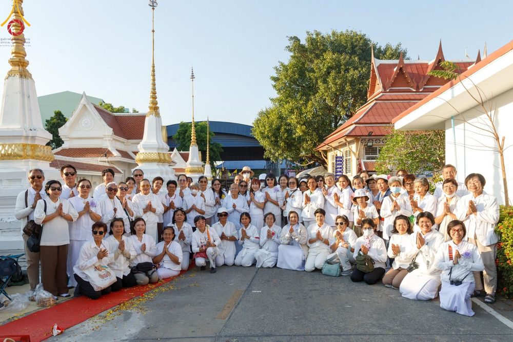 ภาพ No.196306:พิธีต้อนรับพระธรรมยาตรา ณ อนุสรณ์สถานลำดับที่ 4 สถานที่เกิดด้วยกายธรรม วัดโบสถ์(บน) ต.บางคูเวียง จ.นนทบุรี ในโครงการธรรมยาตรา กตัญญูบูชา มหาปูชนียาจารย์ พระมงคลเทพมุนี(สด จนฺทสโร) พระผู้ปราบมาร อนุสรณ์สถาน 7 แห่ง ปีที่ 13 วันที่ 15 มกราคม พ.ศ. 2568
