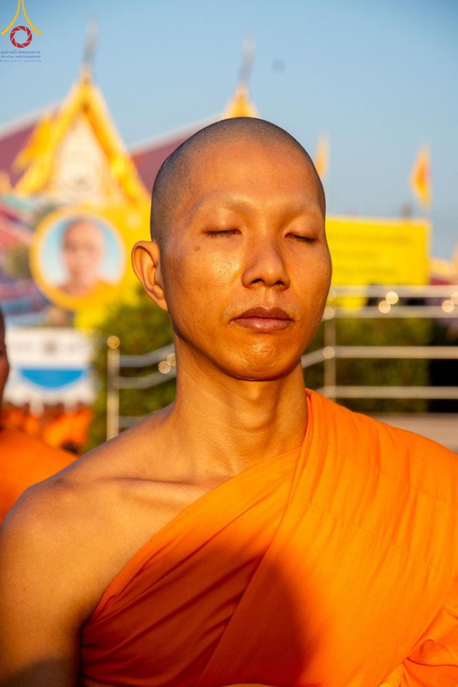 ภาพ No.196461:พิธีตักบาตรพระธรรมยาตรา ณ อนุสรณ์สถานลำดับที่ 3 สถานที่เกิดใหม่ในเพศสมณะ วัดสองพี่น้อง ต.ต้นตาล อ.สองพี่น้อง จ.สุพรรณบุรี ในโครงการธรรมยาตรา กตัญญูบูชา มหาปูชนียาจารย์ พระมงคลเทพมุนี(สด จนฺทสโร) พระผู้ปราบมาร ปีที่ 13 วันที่ 15 มกราคม พ.ศ.2568