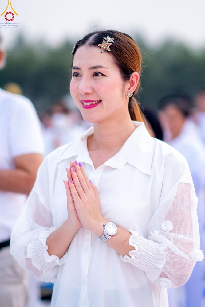 ภาพ No.200699:พิธีจุดประทีปถวายเป็นพุทธบูชา และบูชาธรรมมหาปูชนียาจารย์ ณ อนุสรณ์สถานบางปลา วัดบางปลา อำเภอบางเลน จังหวัดนครปฐม ในโครงการธรรมยาตรา กตัญญูบูชา มหาปูชนียาจารย์ พระมงคลเทพมุนี(สด จนฺทสโร) พระผู้ปราบมาร อนุสรณ์สถาน 7 แห่ง ปีที่ 13 วันที่ 23 มกราคม พ.ศ. 2568