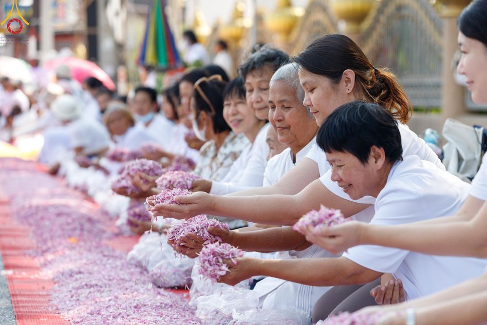 ภาพ No.202396:พิธีต้อนรับพระธรรมยาตรา ณ อนุสรณ์สถานลำดับที่ 7 สถานที่ขยายวิชชาธรรมกาย วัดพระธรรมกาย ต.คลองสาม อ.คลองหลวง จ.ปทุมธานี ในโครงการธรรมยาตรา กตัญญูบูชา มหาปูชนียาจารย์ พระมงคลเทพมุนี(สด จนฺทสโร) พระผู้ปราบมาร อนุสรณ์สถาน 7 แห่ง ปีที่ 13 วันที่ 26 มกราคม 2568
