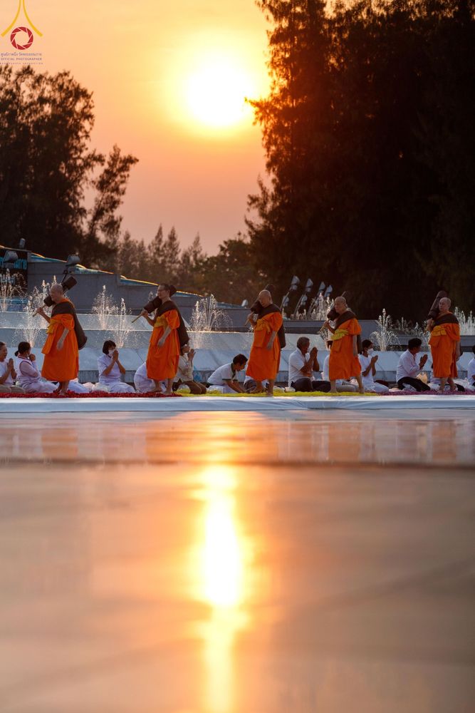 ภาพ No.202524:พิธีต้อนรับพระธรรมยาตรา ณ อนุสรณ์สถานลำดับที่ 7 สถานที่ขยายวิชชาธรรมกาย วัดพระธรรมกาย ต.คลองสาม อ.คลองหลวง จ.ปทุมธานี ในโครงการธรรมยาตรา กตัญญูบูชา มหาปูชนียาจารย์ พระมงคลเทพมุนี(สด จนฺทสโร) พระผู้ปราบมาร อนุสรณ์สถาน 7 แห่ง ปีที่ 13 วันที่ 26 มกราคม 2568