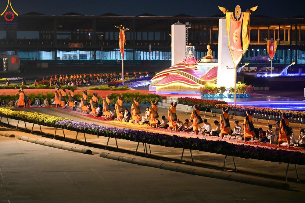 ภาพ No.202610:พิธีต้อนรับพระธรรมยาตรา ณ อนุสรณ์สถานลำดับที่ 7 สถานที่ขยายวิชชาธรรมกาย วัดพระธรรมกาย ต.คลองสาม อ.คลองหลวง จ.ปทุมธานี ในโครงการธรรมยาตรา กตัญญูบูชา มหาปูชนียาจารย์ พระมงคลเทพมุนี(สด จนฺทสโร) พระผู้ปราบมาร อนุสรณ์สถาน 7 แห่ง ปีที่ 13 วันที่ 26 มกราคม 2568