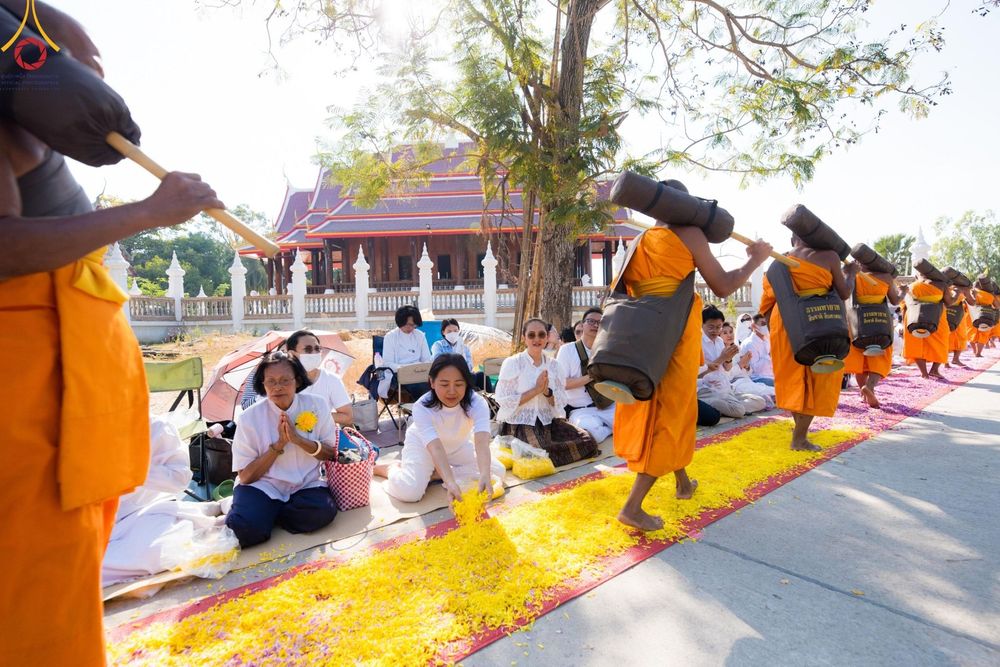 ภาพ No.203919:พิธีต้อนรับพระธรรมยาตรา ณ อนุสรณ์สถานลำดับที่ 5 สถานที่เผยแผ่วิชชาธรรมกายครั้งแรก อนุสรณ์สถานบางปลา วัดบางปลา อำเภอบางเลน จังหวัดนครปฐม ในโครงการธรรมยาตรา กตัญญูบูชา มหาปูชนียาจารย์ พระมงคลเทพมุนี(สด จนฺทสโร) พระผู้ปราบมาร ปีที่ 13 วัน 19 มกราคม พ.ศ.2568