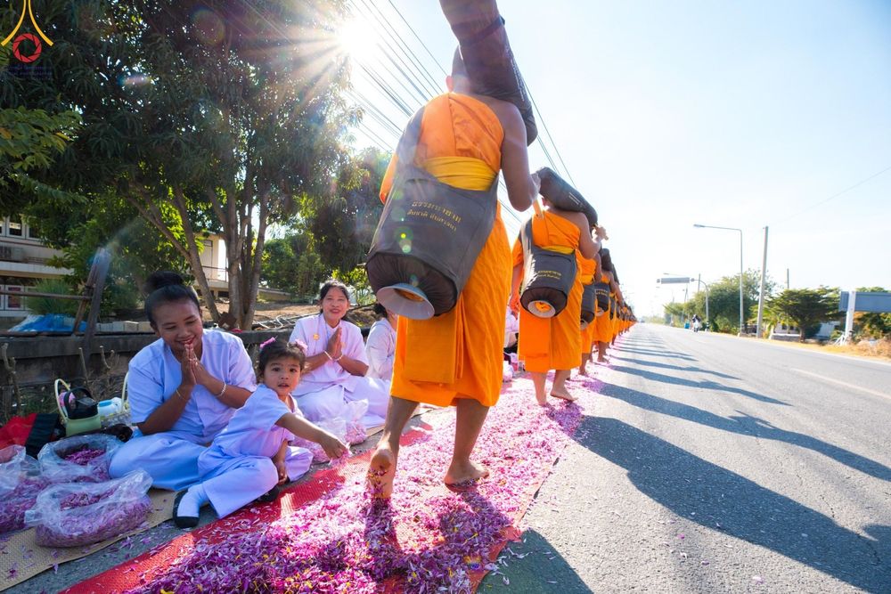 ภาพ No.203932:พิธีต้อนรับพระธรรมยาตรา ณ อนุสรณ์สถานลำดับที่ 5 สถานที่เผยแผ่วิชชาธรรมกายครั้งแรก อนุสรณ์สถานบางปลา วัดบางปลา อำเภอบางเลน จังหวัดนครปฐม ในโครงการธรรมยาตรา กตัญญูบูชา มหาปูชนียาจารย์ พระมงคลเทพมุนี(สด จนฺทสโร) พระผู้ปราบมาร ปีที่ 13 วัน 19 มกราคม พ.ศ.2568