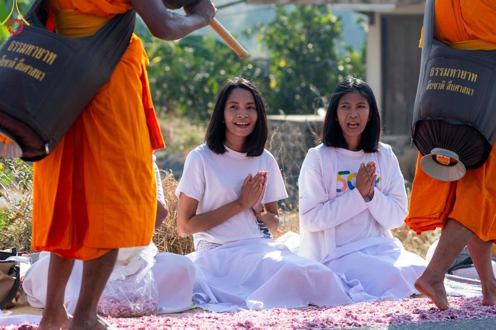 ภาพ No.203950:พิธีต้อนรับพระธรรมยาตรา ณ อนุสรณ์สถานลำดับที่ 5 สถานที่เผยแผ่วิชชาธรรมกายครั้งแรก อนุสรณ์สถานบางปลา วัดบางปลา อำเภอบางเลน จังหวัดนครปฐม ในโครงการธรรมยาตรา กตัญญูบูชา มหาปูชนียาจารย์ พระมงคลเทพมุนี(สด จนฺทสโร) พระผู้ปราบมาร ปีที่ 13 วัน 19 มกราคม พ.ศ.2568