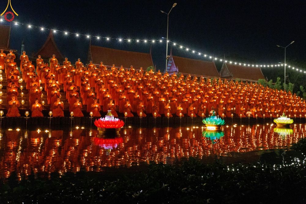 ภาพ No.206484:พิธีจุดประทีปถวายเป็นพุทธบูชา และบูชาธรรมมหาปูชนียาจารย์ ณ วัดสองพี่น้อง ต.ต้นตาล อ.สองพี่น้อง จ.สุพรรณบุรี ในโครงการธรรมยาตรา กตัญญูบูชา มหาปูชนียาจารย์ พระมงคลเทพมุนี(สด จนฺทสโร) พระผู้ปราบมาร อนุสรณ์สถาน 7 แห่ง ปีที่ 13 วันที่ 14 มกราคม พ.ศ. 2568