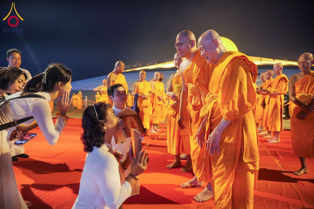 ภาพ No.207955:พิธีเวียนประทักษิณและจุดมาฆประทีป ในวันมาฆบูชา วันพุธที่ 12 กุมภาพันธ์ พ.ศ. 2568 ณ พระมหาธรรมกายเจดีย์ วัดพระธรรมกาย