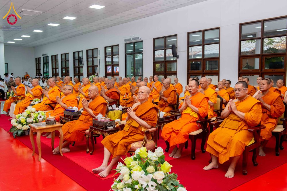 ภาพ No.314538:วันศุกร์ที่ 20 มีนาคม พ.ศ. 2569 พิธีบำเพ็ญกุศล คุณพ่อณรงค์ จินตมากุล โยมบิดา พระครูปลัดรัตนวีรวัฒน์ (รังสฤษดิ์ อิทฺธิจินตโก) ที่ปรึกษาเจ้าคณะจังหวัดปทุมธานี เจ้าอาวาสวัดพระธรรมกาย  ณ ห้องปลูกศรัทธา 2 วัดพระธรรมกาย ปทุมธานี