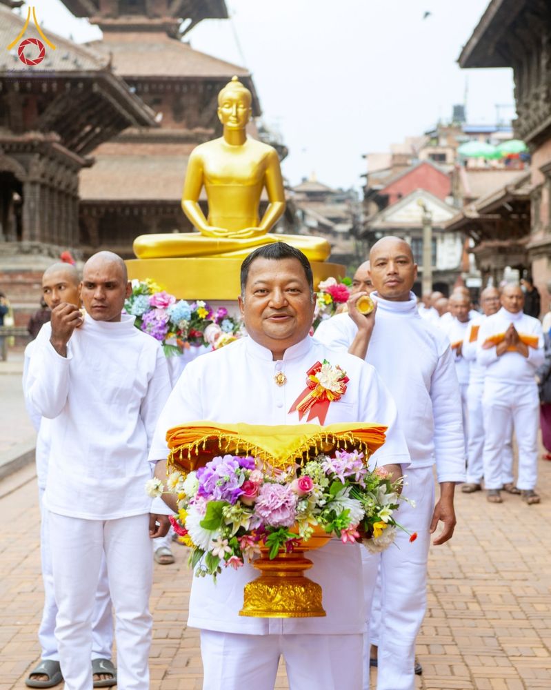 ภาพ No.210125:วันที่ 28 กุมภาพันธ์ พ.ศ.2568 พิธีเปิดโครงการบวชสามเณร พิธีถวายไทยธรรม พิธีขอขมามอบผ้าไตร  ณ เมืองปาตัน ประเทศเนปาล