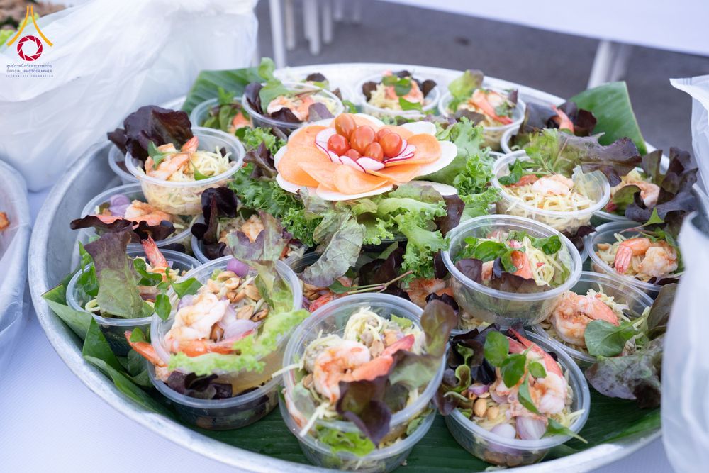 ภาพ No.288350:วันที่ 5 มกราคม พ.ศ. 2569 พิธีถวายภัตตาหารเป็นสังฆทาน แด่พระธรรมยาตรา ในโครงการธรรมยาตรา กตัญญูบูชา มหาปูชนียาจารย์ พระมงคลเทพมุนี(สด จนฺทสโร) พระผู้ปราบมาร อนุสรณ์สถาน 7 แห่ง ปีที่ 14 ณ อนุสรณ์สถานมหาวิหารพระมงคลเทพมุนี (โลตัสแลนด์) อ.สองพี่น้อง จ.สุพรร