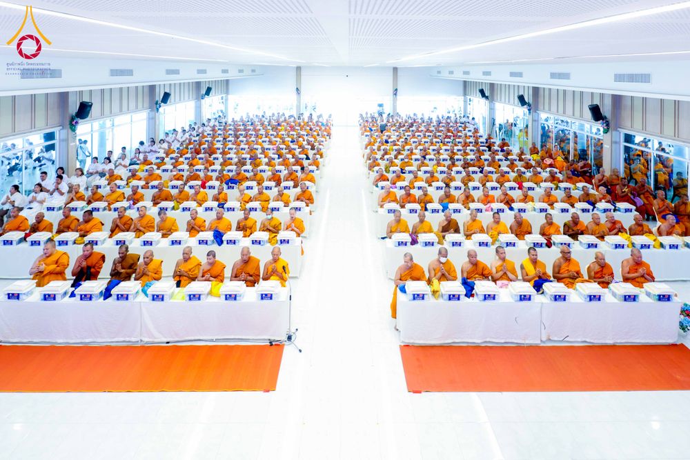 ภาพ No.313740:วันเสาร์ที่ 14 มีนาคม พ.ศ. 2569 พิธีตักบาตรแด่คณะสงฆ์ 323 วัด 4 จังหวัดชายแดนภาคใต้ พิธีถวายสังฆทานแด่คณะสงฆ์ 323 วัด ปีที่ 22 ครั้งที่ 183 พิธีมอบกองทุนหนุนแรงใจช่วยครูใต้ ปีที่ 19 ครั้งที่ 146 และพิธีทำบุญอุทิศส่วนกุศลให้ผู้วายชนม์ ณ ศูนย์ปฏิบัติธรรมภา