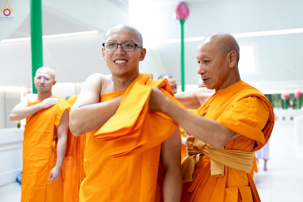 ภาพ No.338835:วันที่ 11 กรกฎาคม พศ.2569 พิธีบรรพชาอุปสมบท โครงการอุปสมบทหมู่ธรรมทายาทนานาชาติ  IDOP รุ่นที่ 21 (ภาษาจีน)  จากประเทศจีน มาเลเซีย สิงคโปร์ และไต้หวัน , โครงการบรรพชาสามเณรโรงเรียนนานาชาติ รุ่นที่ 15