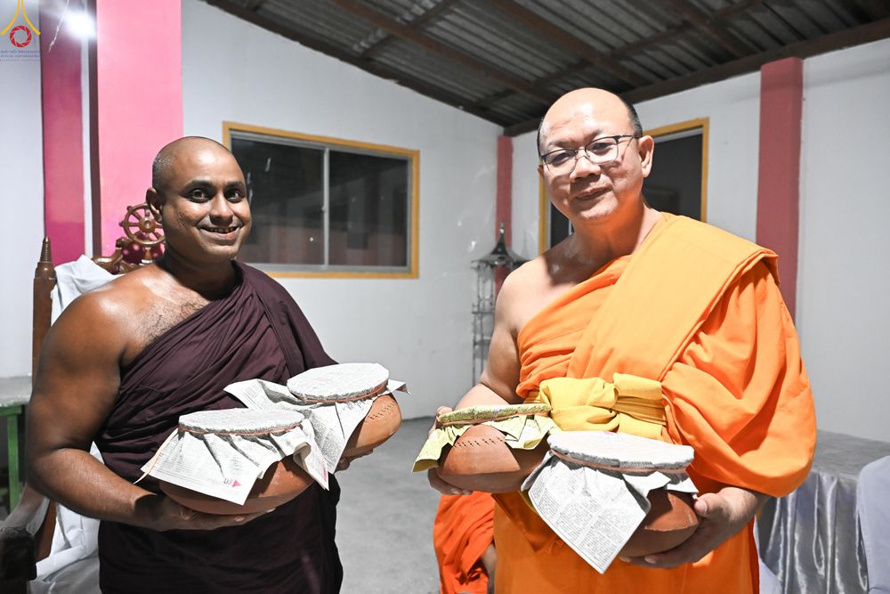 ภาพ No.278893:วันที่ 1 พฤศจิกายน  2568 กฐินสมทบวัดต่างประเทศ โดยคณะศิษยานุศิษย์ บูชาธรรม 81 ปี หลวงพ่อธัมมชโย กฐินช้างศรีลังกา  ณ วัดสุวรรณวิหาร เขตอาวิซาเวรี ประเทศศรีลังกา