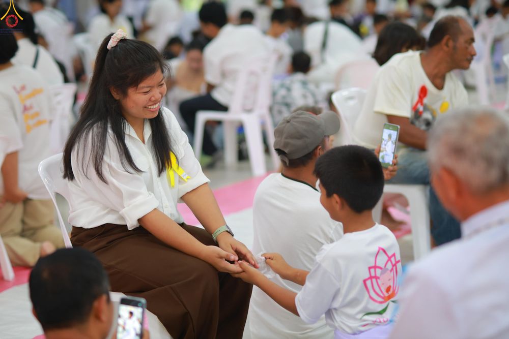 ภาพ No.320078:วันเสาร์ที่ 4 เมษายน 2569 พิธีตัดปอยผม ขอขมาผู้ปกครอง  มอบบาตร-ผ้าไตร และพิธีบรรพชาสามเณร 87 รูป  ณ ศูนย์ปฏิบัติธรรมระยอง(บ้านช่องลม)  ต.บางบุตร อ.บ้านค่าย จ.ระยอง