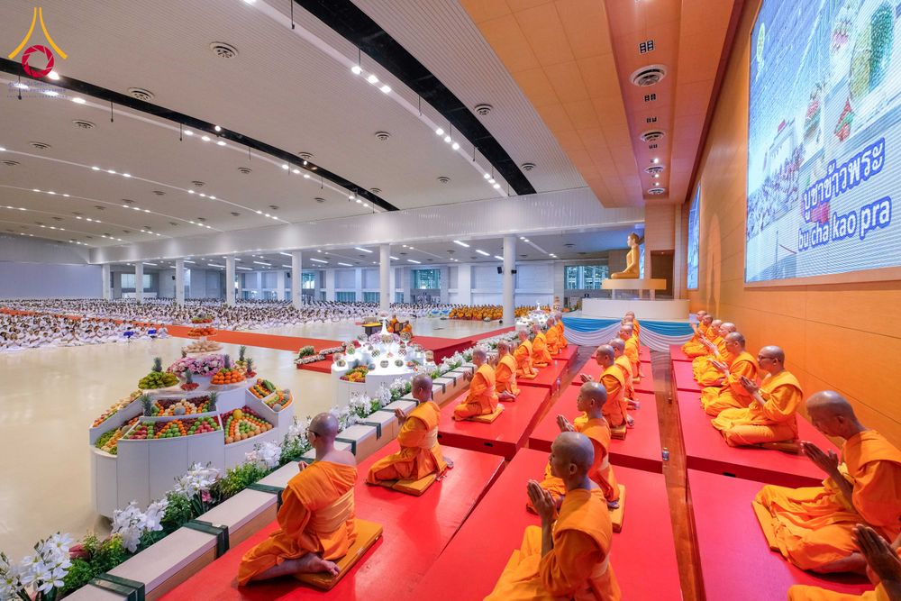 ภาพ No.287621:วันที่ 1 มกราคม พ.ศ. 2569 พิธีบูชาข้าวพระ ณ สภาธรรมกายสากล วัดพระธรรมกาย