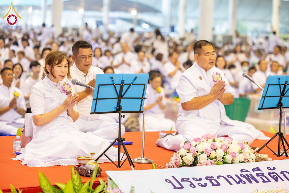 ภาพ No.308429:วันที่ 1 กุมภาพันธ์ พ.ศ. 2569 พิธีตักบาตรข้าวสารอาหารแห้ง ณ บ้านแก้วเรือนทองคุณยาย สภาธรรมกายสากล วัดพระธรรมกาย