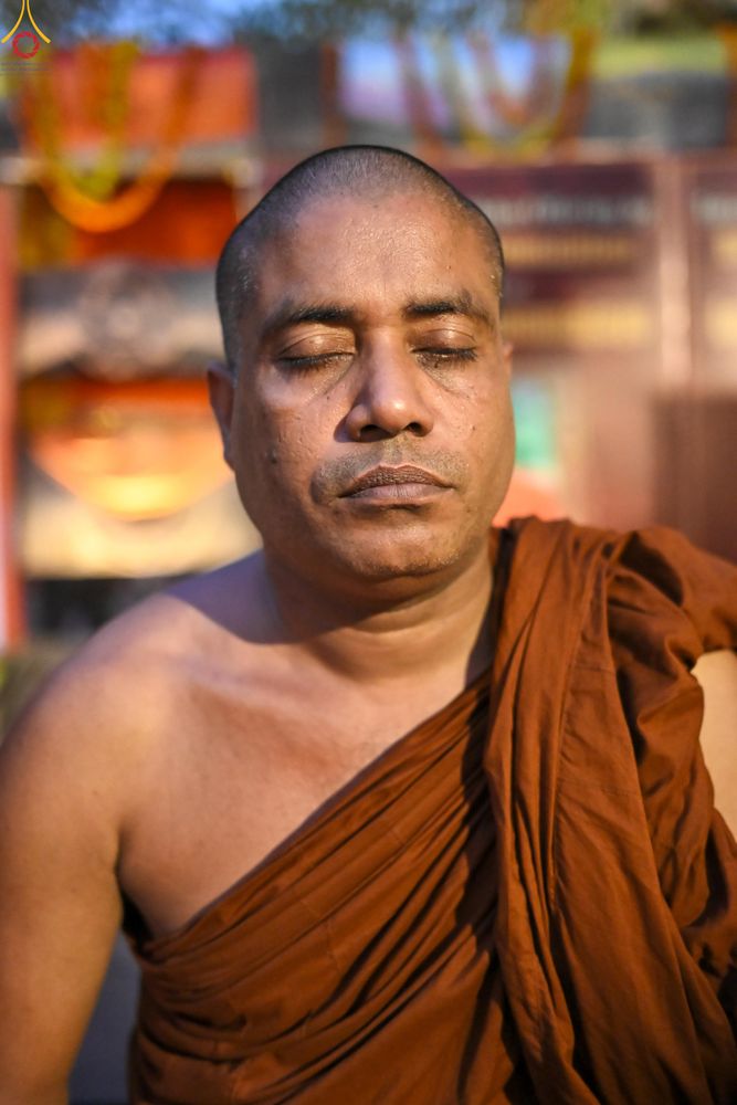 ภาพ No.284095:วันที่ ๔ พฤศจิกายน พุทธศักราช ๒๕๖๘ กฐินสมทบวัดต่างประเทศ โดยคณะศิษยานุศิษย์ บูชาธรรม 81 ปี หลวงพ่อธัมมชโย ณ วัดมหาโพธิ์ เมืองพุทธคยา ประเทศอินเดีย