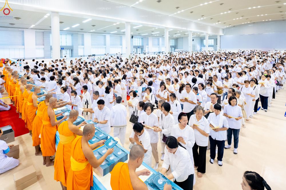 ภาพ No.281116:วันที่ 21 ธันวาคม พ.ศ.2568 พิธีมุทิตาหลวงพ่อทัตตชีโว ณ ห้องแก้วสารพัดนึก วัดพระธรรมกาย