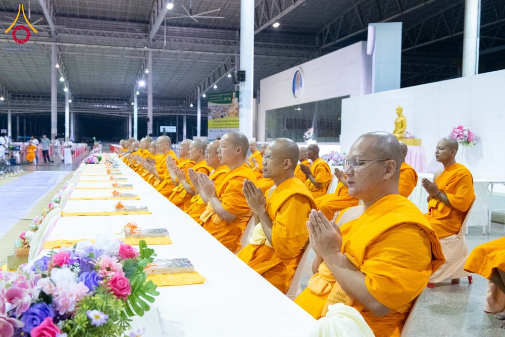 ภาพ No.279040:วันที่ 2 มกราคม พ.ศ.2569 พิธีถวายภัตตาหารเป็นสังฆทาน แด่พระธรรมยาตรา ณ วัดพระธรรมกาย ปทุมธานี ในโครงการธรรมยาตรา กตัญญูบูชา มหาปูชนียาจารย์ พระมงคลเทพมุนี(สด จนฺทสโร) พระผู้ปราบมาร อนุสรณ์สถาน 7 แห่ง ปีที่ 14