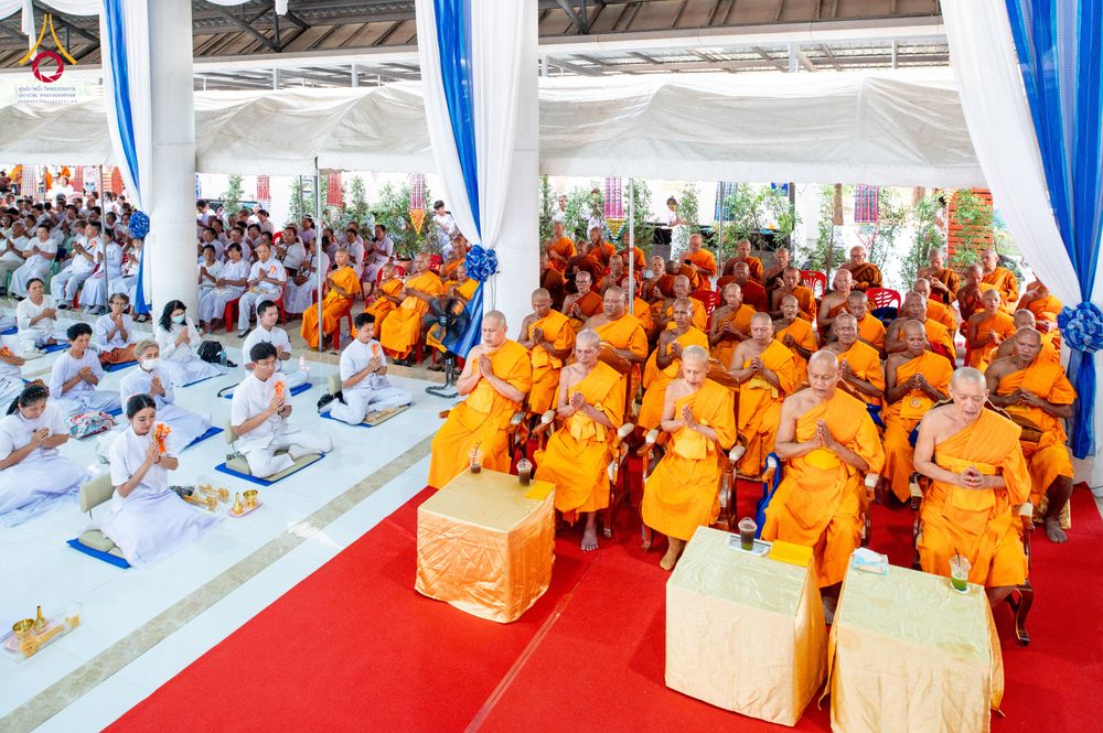 ภาพ No.327163:วันศุกร์ที่ 1 พฤษภาคม พ.ศ.2569 พิธีทอดผ้าป่า โปรยรัตนชาติ ตอกเสาเข็มมงคลต้นแรก สถาปนา “องค์พระเจดีย์เพื่อสร้างสันติภาพโลก” (แห่งแรกของภาคอีสาน) ณ ธุดงคสถานอำนาจเจริญ  อ.เมือง จ.อำนาจเจริญ