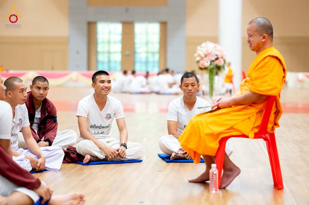 ภาพ No.350156:วันที่ 17-18 กันยายน พ.ศ. 2569 โครงการบรรพชาพัฒนาคุณธรรม จริยธรรม สำหรับนักเรียนนายสิบตำรวจ (นสต.) รุ่นที่ 16 ศูนย์ฝึกอบรมตำรวจภูธรภาค 1  ได้จัดกิจกรรม ณ สภาธรรมกายสากล ห้องแก้ว2