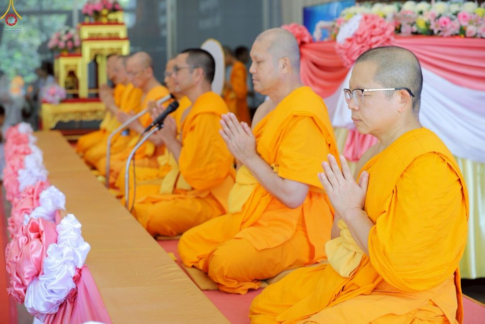 ภาพ No.249269:วันที่ 20 กันยายน พ.ศ. 2568 พิธีประดิษฐานรูปหล่อหลวงปู่วัดปากน้ำ ภาษีเจริญ ณ วิหารพระมงคลเทพมุนี (สด จนฺทสโร) ศูนย์ปฏิบัติธรรมภูเก็ต จ.ภูเก็ต