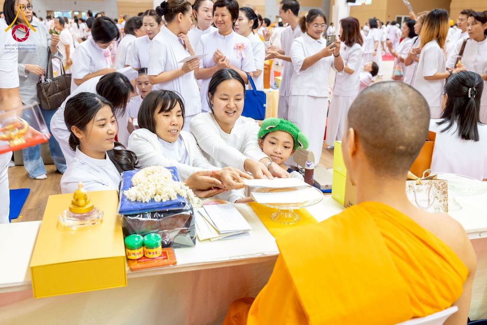 ภาพ No.272957:วันอาทิตย์ที่ 23 พฤศจิกายน พ.ศ.2568 พิธีมุทิตาสักการะ พระมหาเถระและพระเถระ ประจำปีพุทธศักราช 2568 ณ ห้องแก้วสารพัดนึก 2 สภาธรรมกายสากล  วัดพระธรรมกาย