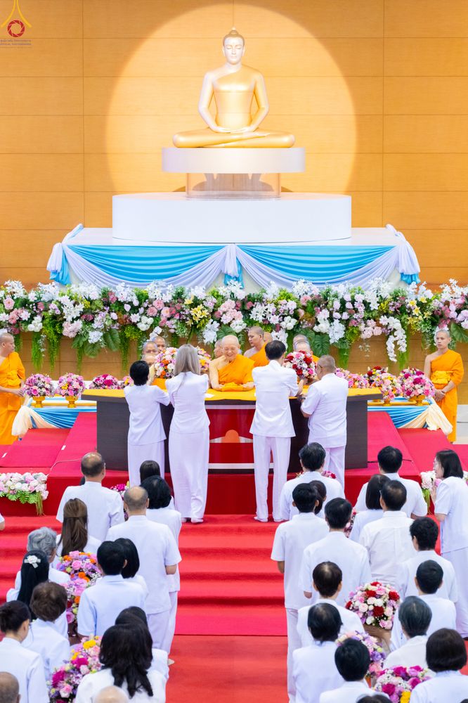 ภาพ No.281103:วันที่ 21 ธันวาคม พ.ศ.2568 พิธีมุทิตาหลวงพ่อทัตตชีโว ณ ห้องแก้วสารพัดนึก วัดพระธรรมกาย