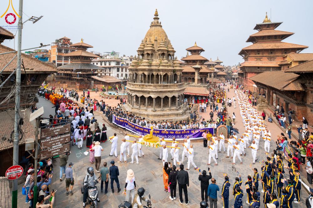 ภาพ No.313486:วันพฤหัสบดีที่ 12 มีนาคม พ.ศ. 2569 ขบวนแห่นาคธรรมทายาทในโครงการบรรพชาสามเณร 500 รูป  จาก นาคบาฮาล (Nagbahal) สู่จัตุรัสปาทัน (Patan Durbar Square) ประเทศเนปาล