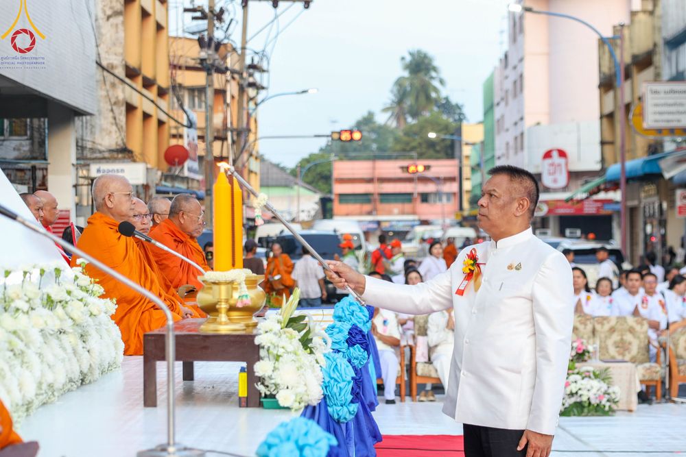 ภาพ No.343143:วันอาทิตย์ที่ 16 สิงหาคม พ.ศ.2569 พิธีตักบาตรพระ 10,000 รูป นานาชาติ ปีที่ 23 คณะสงฆ์ 4 ประเทศ 14 จังหวัดภาคใต้ น้อมถวายเป็นพุทธบูชา ทำบุญเพื่อแม่- พ่อ ณ ถนนนิพัทธ์อุทิศ 3 อ.หาดใหญ่ จ.สงขลา