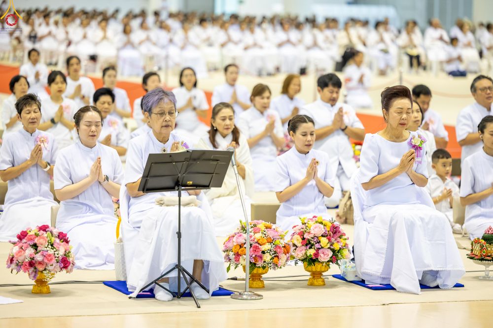 ภาพ No.281063:วันที่ 21 ธันวาคม พ.ศ.2568 พิธีมุทิตาหลวงพ่อทัตตชีโว ณ ห้องแก้วสารพัดนึก วัดพระธรรมกาย