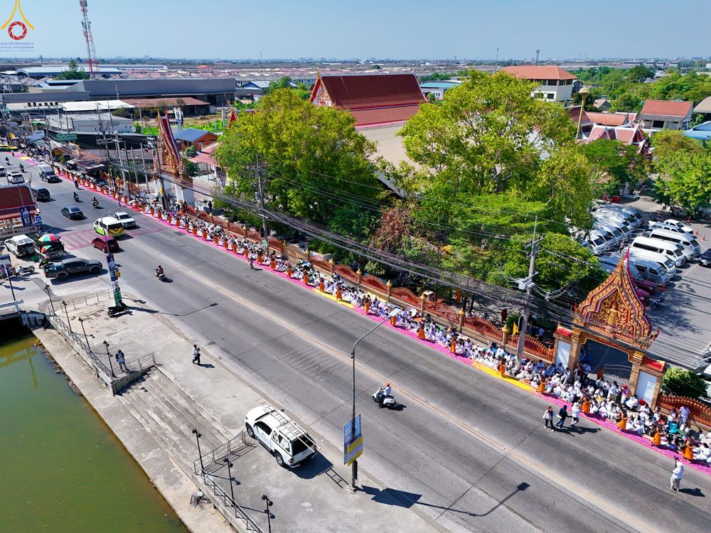 ภาพ No.304225:วันที่ 25 มกราคม พ.ศ. 2569 พิธีต้อนรับพระธรรมยาตรา  รร.สามัคคีราษฏร์บำรุง-วัดพระธรรมกาย ในโครงการธรรมยาตรา กตัญญูบูชา มหาปูชนียาจารย์ พระมงคลเทพมุนี(สด จนฺทสโร) พระผู้ปราบมาร อนุสรณ์สถาน 7 แห่ง ปีที่ 14