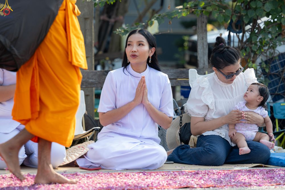 ภาพ No.299440:วันที่ 18 มกราคม พ.ศ. 2569 พิธีต้อนรับพระธรรมยาตรา ณ อนุสรณ์สถานลำดับที่ 5 สถานที่เผยแผ่วิชชาธรรมกายครั้งแรก อนุสรณ์สถานบางปลา วัดบางปลา อำเภอบางเลน จังหวัดนครปฐม ในโครงการธรรมยาตรา กตัญญูบูชา มหาปูชนียาจารย์ พระมงคลเทพมุนี(สด จนฺทสโร) พระผู้ปราบมาร อนุส