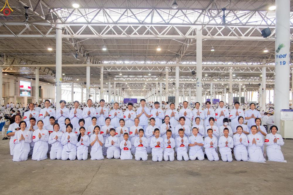 ภาพ No.328131:วันอาทิตย์ต้นเดือนที่ 3 พฤษภาคม พ.ศ.2569 พิธีบูชาข้าวพระ ณ วัดพระธรรมกาย