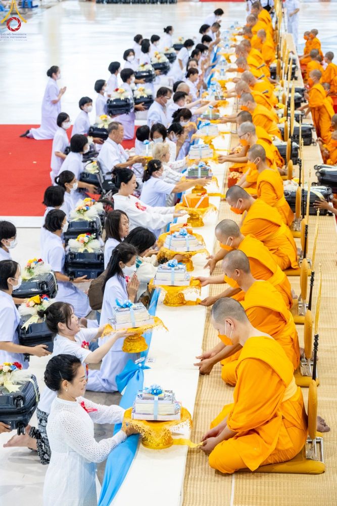 ภาพ No.88205:พิธีมุทิตาสักการะ เปรียญธรรม 9,6,3 และบาลีศึกษา 6,3  พิธีมอบดวงแก้วสามเณรทรงบาลีไวยากรณ์ วันอาทิตย์ 17 กันยายน พ.ศ. 2566 ณ สภาธรรมกายสากล วัดพระธรรมกาย
