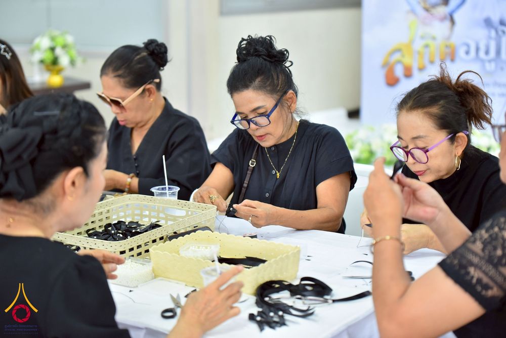 ภาพ No.267626:วันที่ 7 พฤศจิกายน พ.ศ. 2568 พสกนิกรอำเภอคลองหลวง รวมใจบำเพ็ญกุศลปัณรสมวาร (15 วัน) อุทิศถวายเป็นพระราชกุศลแด่ “สมเด็จพระพันปีหลวง” ณ วัดพระธรรมกาย