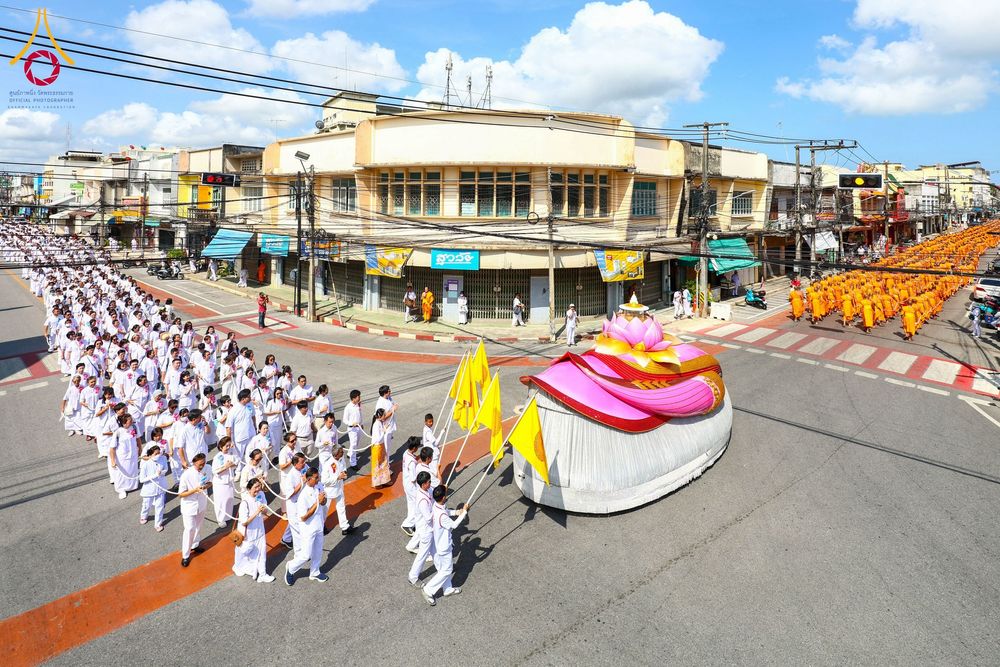 ภาพ No.211430:วันอาทิตย์ที่ 16 มีนาคม พ.ศ. 2568 ธรรมยาตราอัญเชิญพระบรมสารีริกธาตุ รอบเมืองปัตตานี ประดิษฐาน ณ ปทุมเจดีย์ เจดีย์พระพุทธเจ้า 5 พระองค์  ศูนย์อบรมเยาวชนปัตตานี