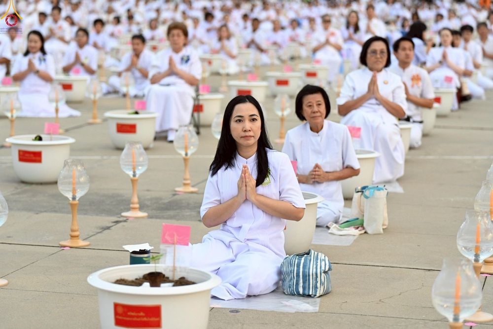 ภาพ No.252959:วันที่ 10 ตุลาคม พ.ศ. 2568 พิธีปลูกต้นทรัพย์บานชื่น ณ ลานธรรม วัดพระธรรมกาย